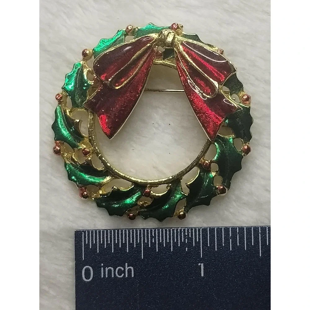 Vintage Christmas Wreath Brooch Pin Gold Tone Red Enamel Bow‎ Green Holly Leaf